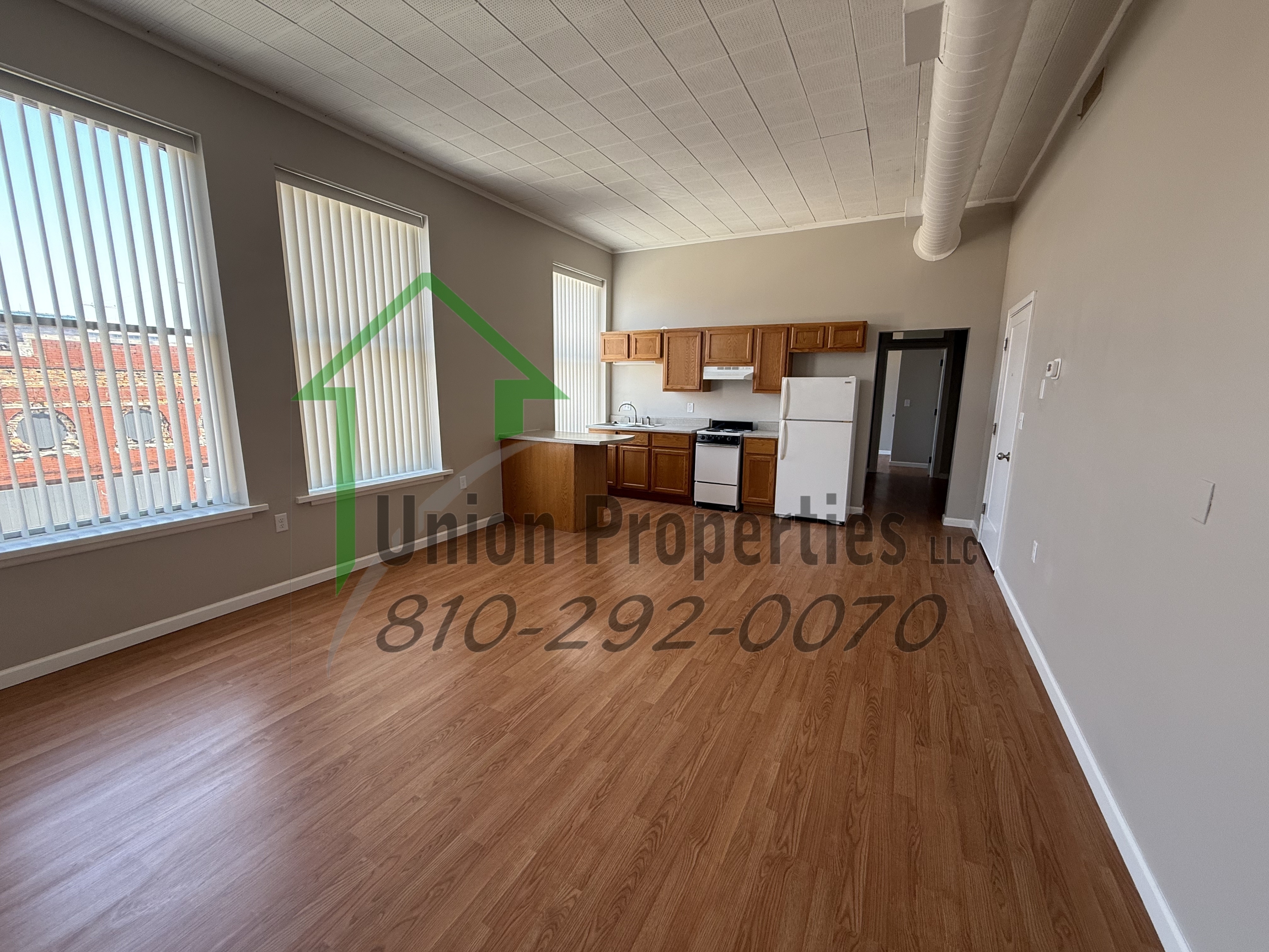 412 Grand River Avenue - 10